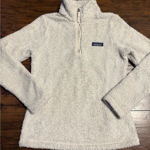 Patagonia Women's Cream Fleece Sweater Size XS 1/4 Zip Fuzzy Like New